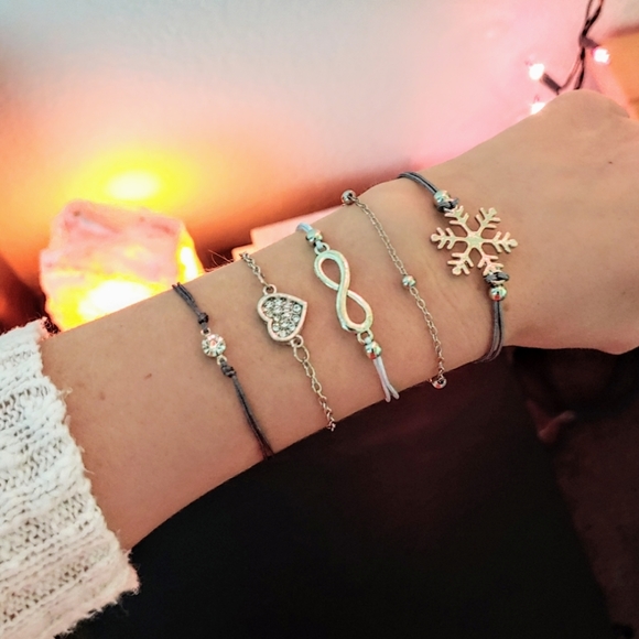Jewelry - Snowflake Infinity Heart holiday bracelet set